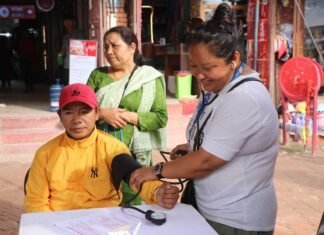 साकाधावा र बुद्ध जयन्तीको अवसरमा विदेशी सहित २२३ जनाले गरे रक्तदान