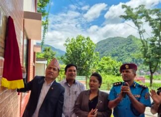 गृह सचिवले उद्घाटन गरेको ताम्रपत्र जग्गादाताले ढाकिदिए, प्रशासनले जग्गादाताको अपमान गरेको भन्दै पुनः उद्घाटनको माग