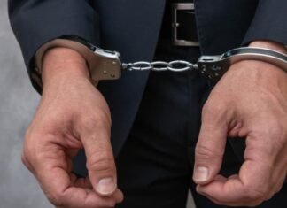 अभद्र व्यवहार गरेको आरोपमा दुई पक्राउ