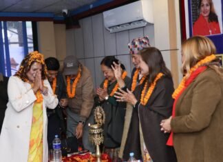 अधिकारीको आलेखसंग्रह ‘मेरा कलमका डोबहरू’ लोकार्पण