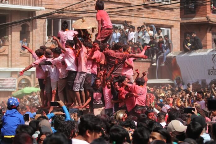 पनौतीमा १४२१ वर्ष पुरानो 'हिले जात्रा' सुरु, तीन रथको जुधाइ मुख्य आकर्षण