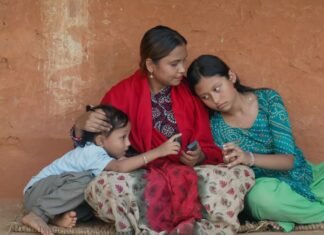 चाडबाडमा बाबालाई सम्झिँदै छोरीको कथा भिडियोमा