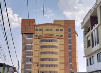 केएमसी अस्पतालबाट घर फर्केका बिरामीका आफन्तको सुझाव : “सेवा राम्रो छ, तर छुटका नाममा लुट अलि भएन “