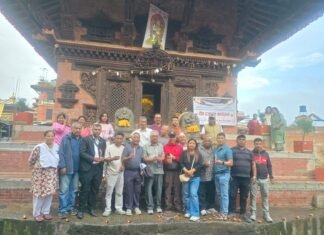 भोटेकोशी बाढीमा ज्यान गुमाउनेहरूप्रति दीप प्रज्वलनसहित श्रद्धाञ्जली